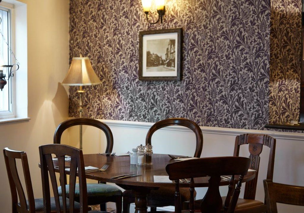Bell Hotel By Greene King Inns تِوْكيسبوري المطعم الصورة